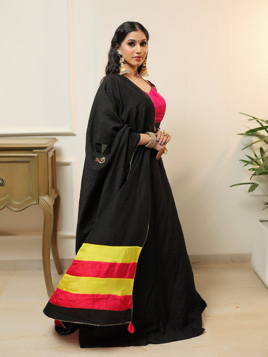 Tassel Twilight – Black & Magenta Chanderi Set