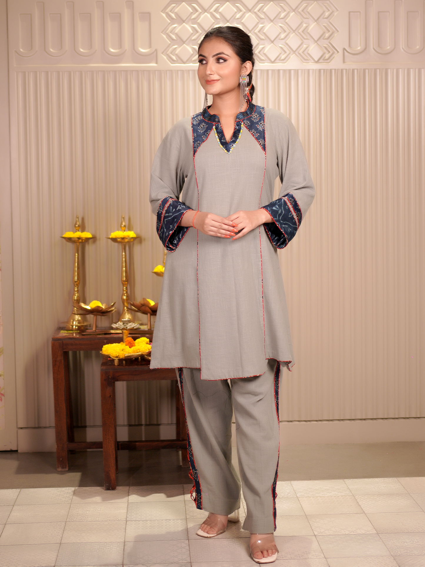 Noor-e-Nazakat – Grey Kurta Set
