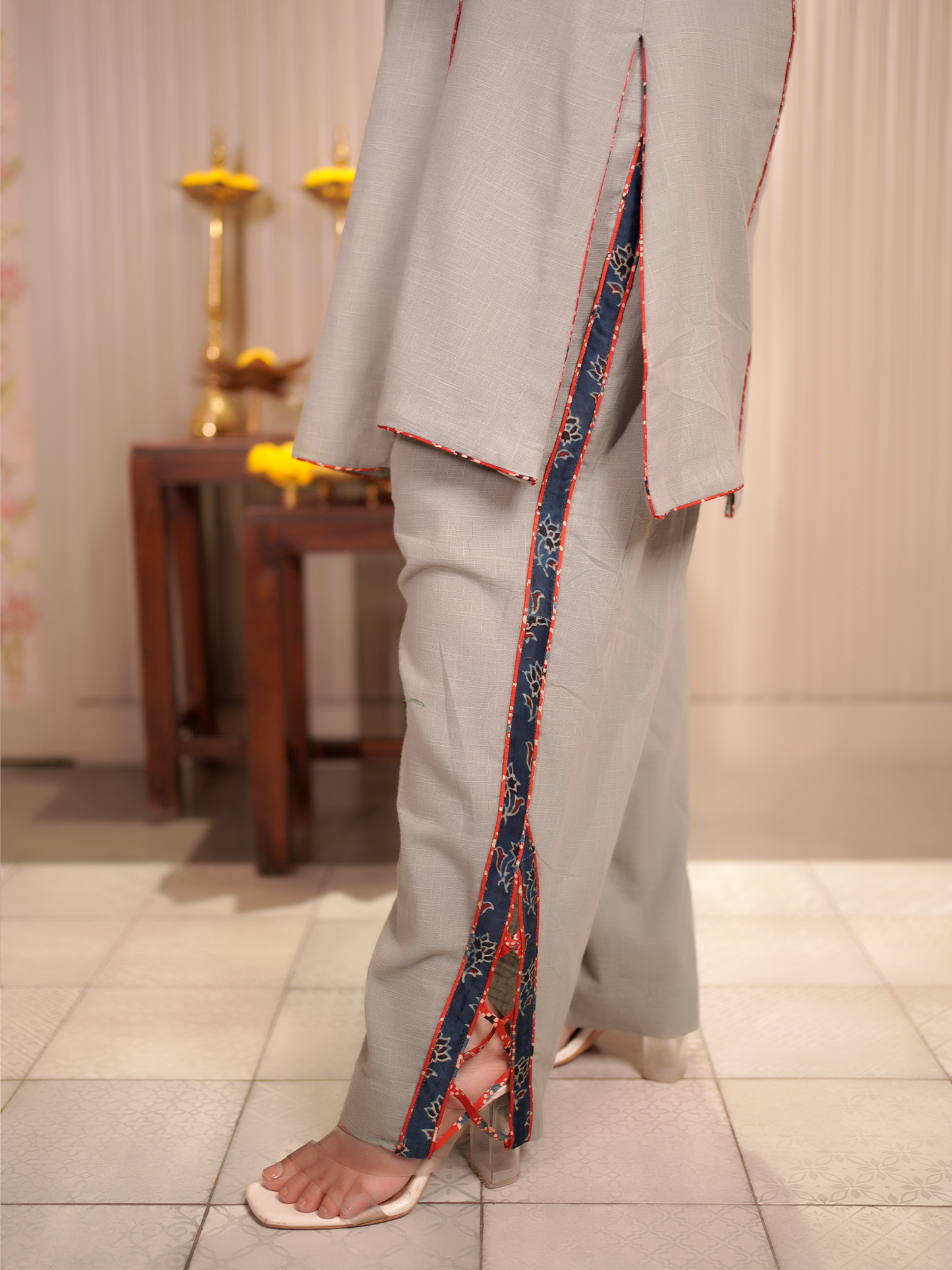 Noor-e-Nazakat – Grey Kurta Set