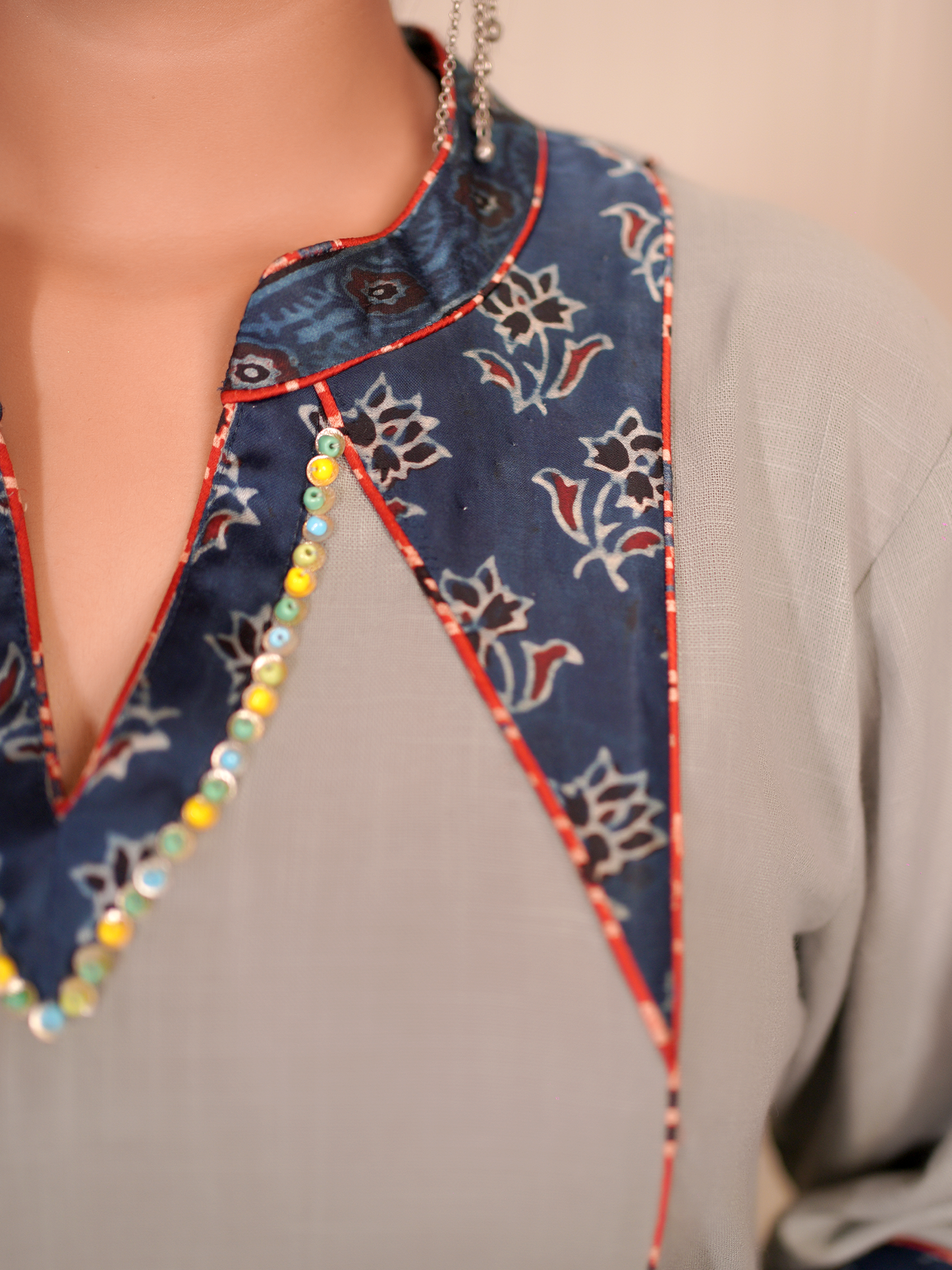 Noor-e-Nazakat – Grey Kurta Set