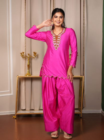 Gulabi Noor – Pink Kurta Set