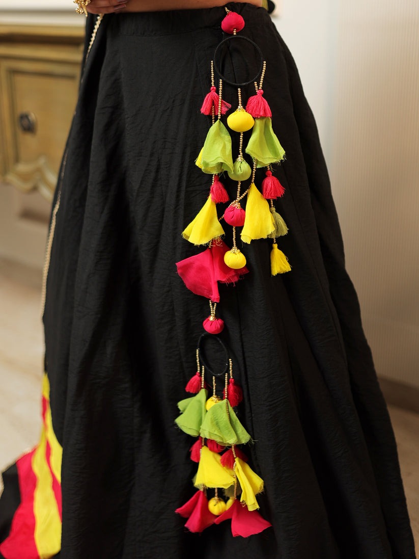 Tassel Twilight – Black & Magenta Chanderi Set